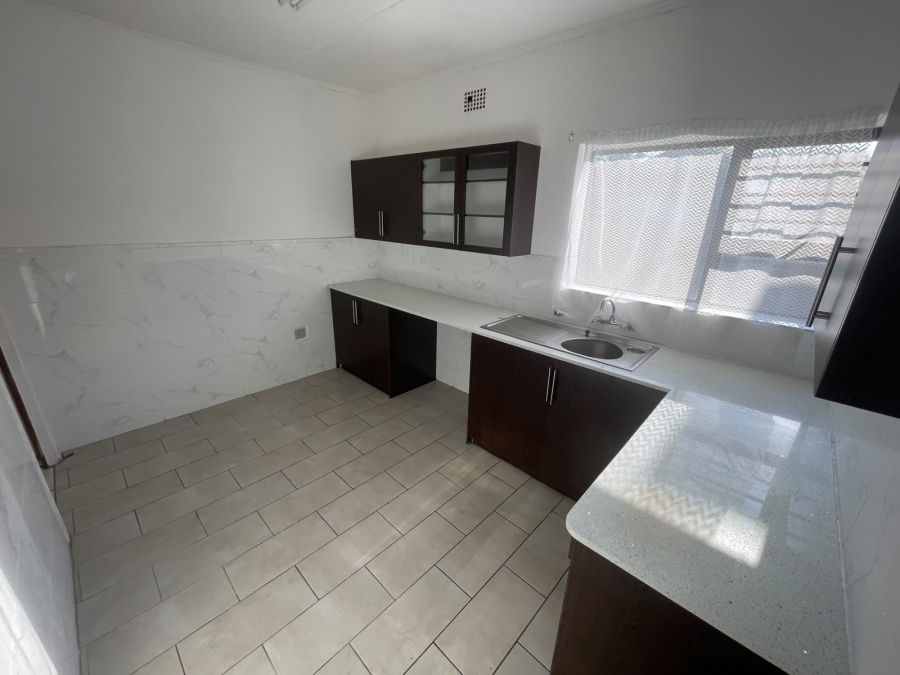 To Let 3 Bedroom Property for Rent in Pinelands Western Cape
